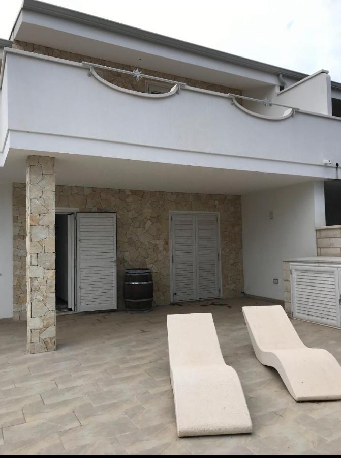 Residence Le Maree Porto Pino Exterior foto